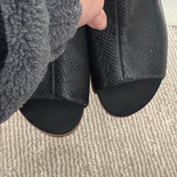 Black Textured Slide Sandals - Picture 6 of 7